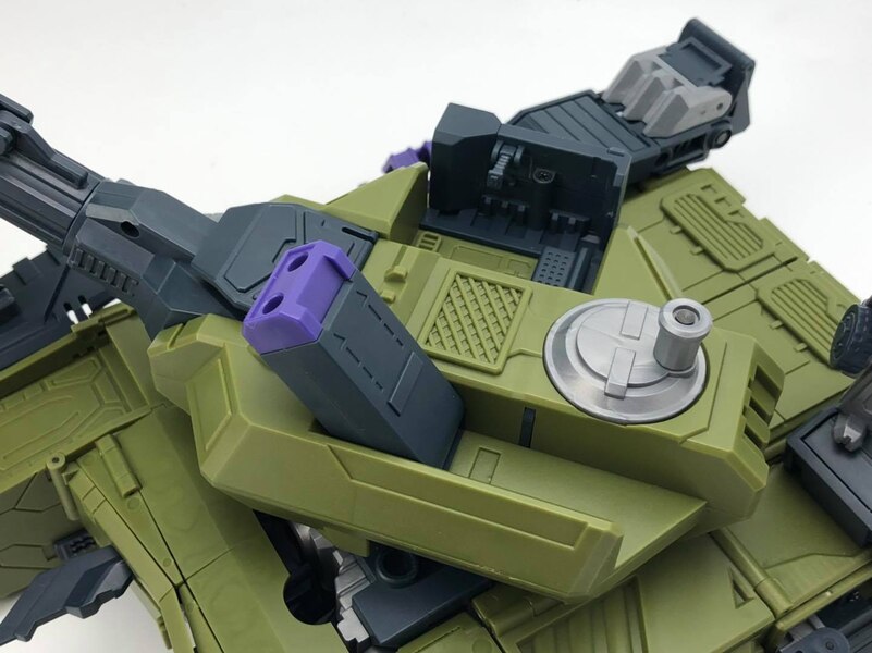 Fans Hobby MB 17 Meg Tyranno  Base Mode  (10 of 12)